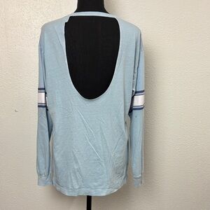 882 PINK Victoria's Secret Light Blue Open-Back Long Sleeve Tee. SzS